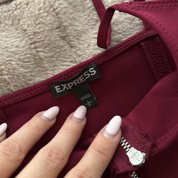 EXPEESS TANKTOP IN CHERRY RED - Picture 4 of 4